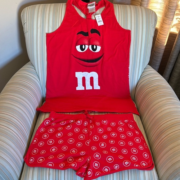 M&M'S WORLD ❤️RED❤️ 2PC TANK AND SHORT SET SIZE LARGE 🌟NWT🌟 - Picture 13 of 14